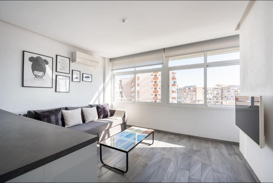 The Black&White Apartment Торремолинос Экстерьер фото